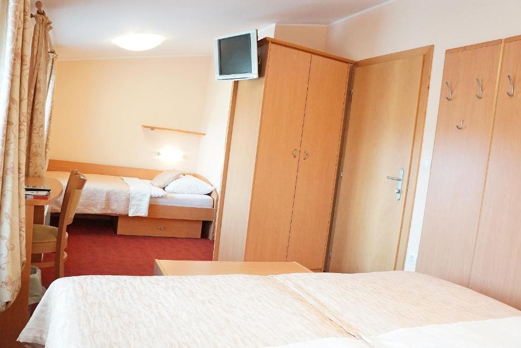 Guest House Pri Gondoli Maribor Buitenkant foto